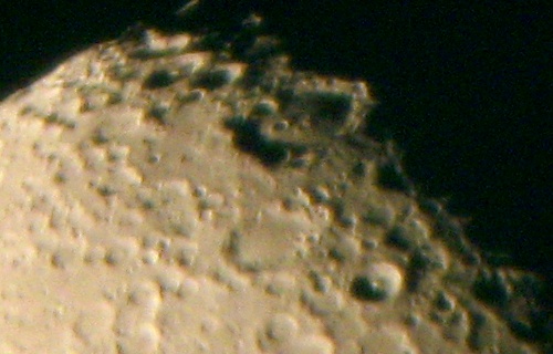 Mond, 24.3.2010, Ausschnitt