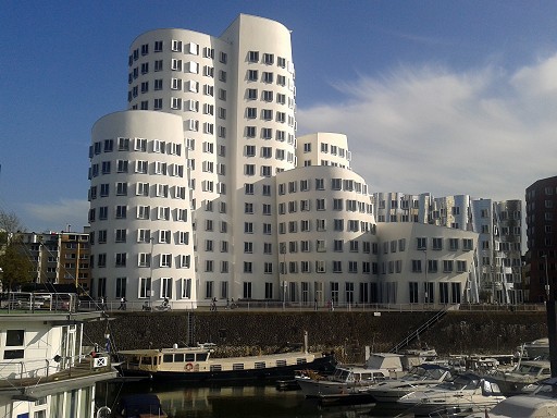 Düsseldorf, Gebäude im hafen